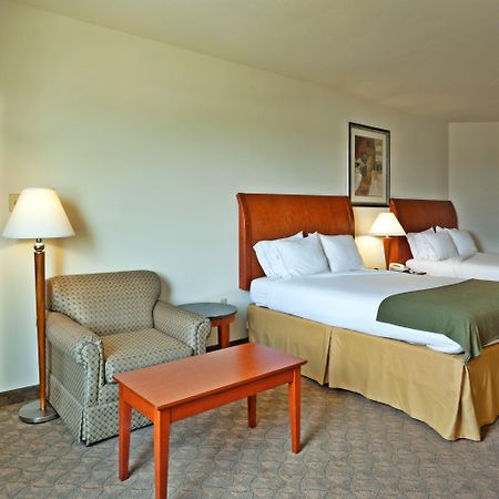 Holiday Inn Express Hotel And Suites Fairfield-North By Ihg Экстерьер фото