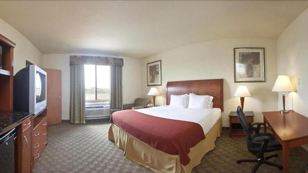 Holiday Inn Express Hotel And Suites Fairfield-North By Ihg Экстерьер фото