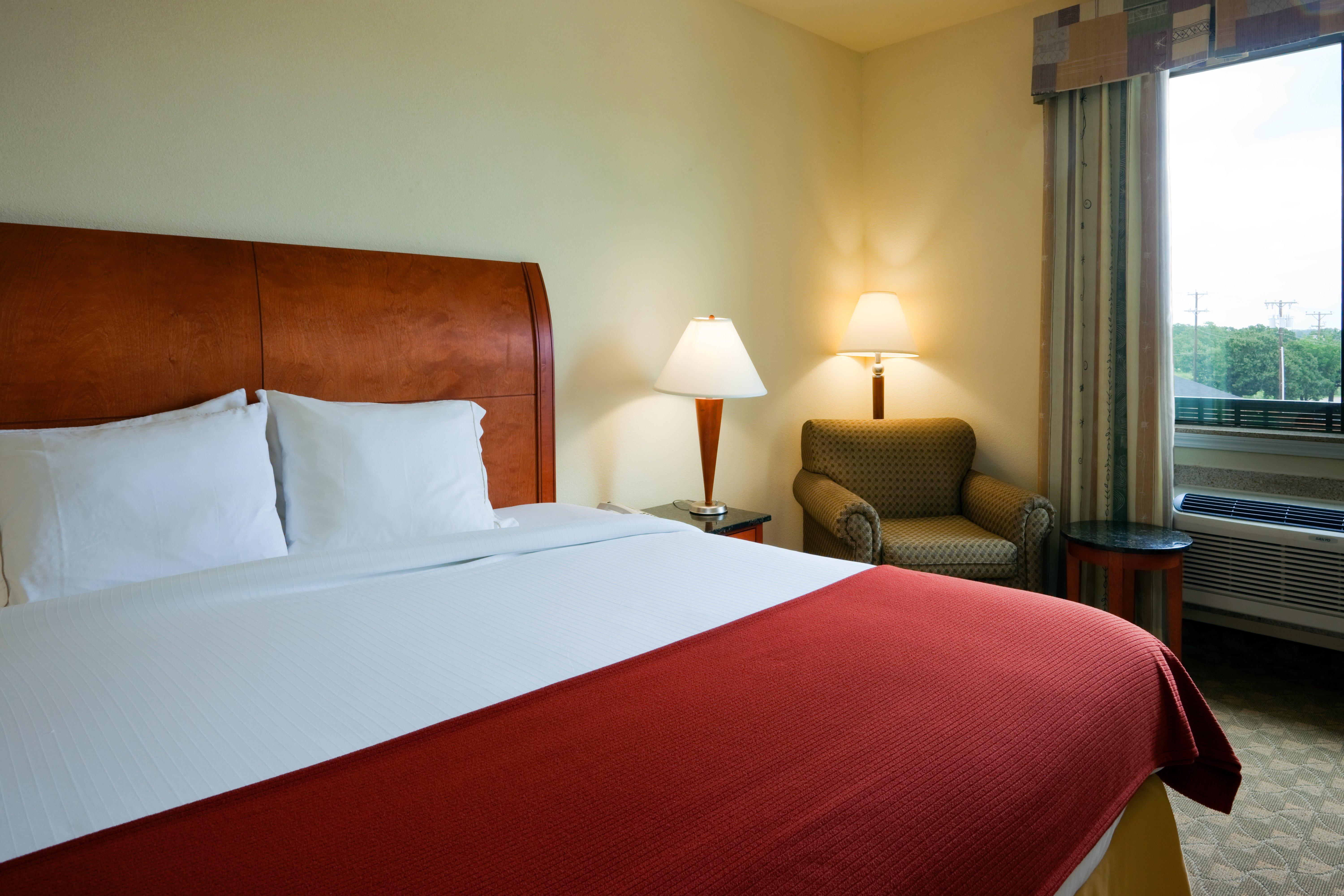 Holiday Inn Express Hotel And Suites Fairfield-North By Ihg Номер фото
