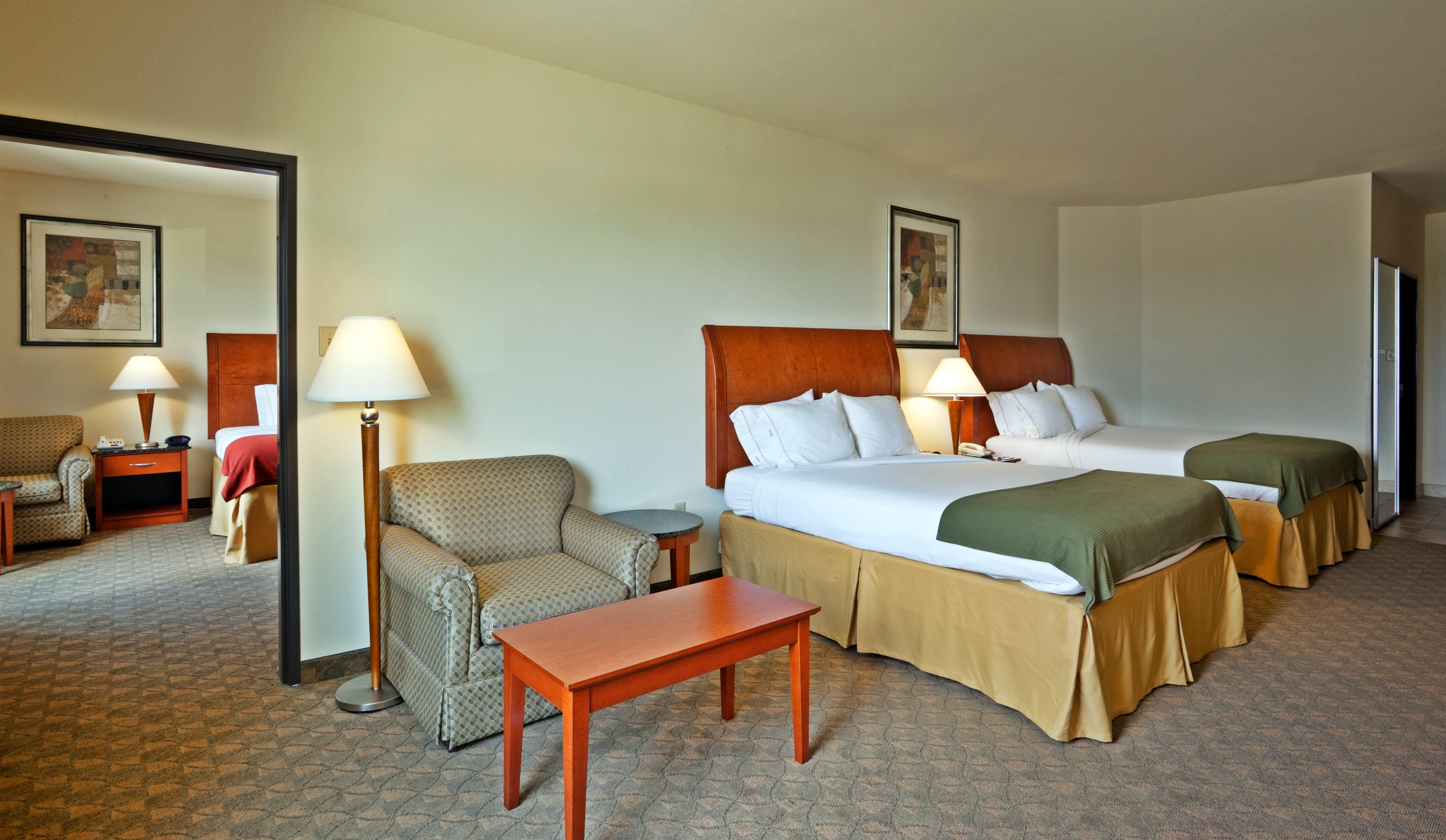 Holiday Inn Express Hotel And Suites Fairfield-North By Ihg Экстерьер фото