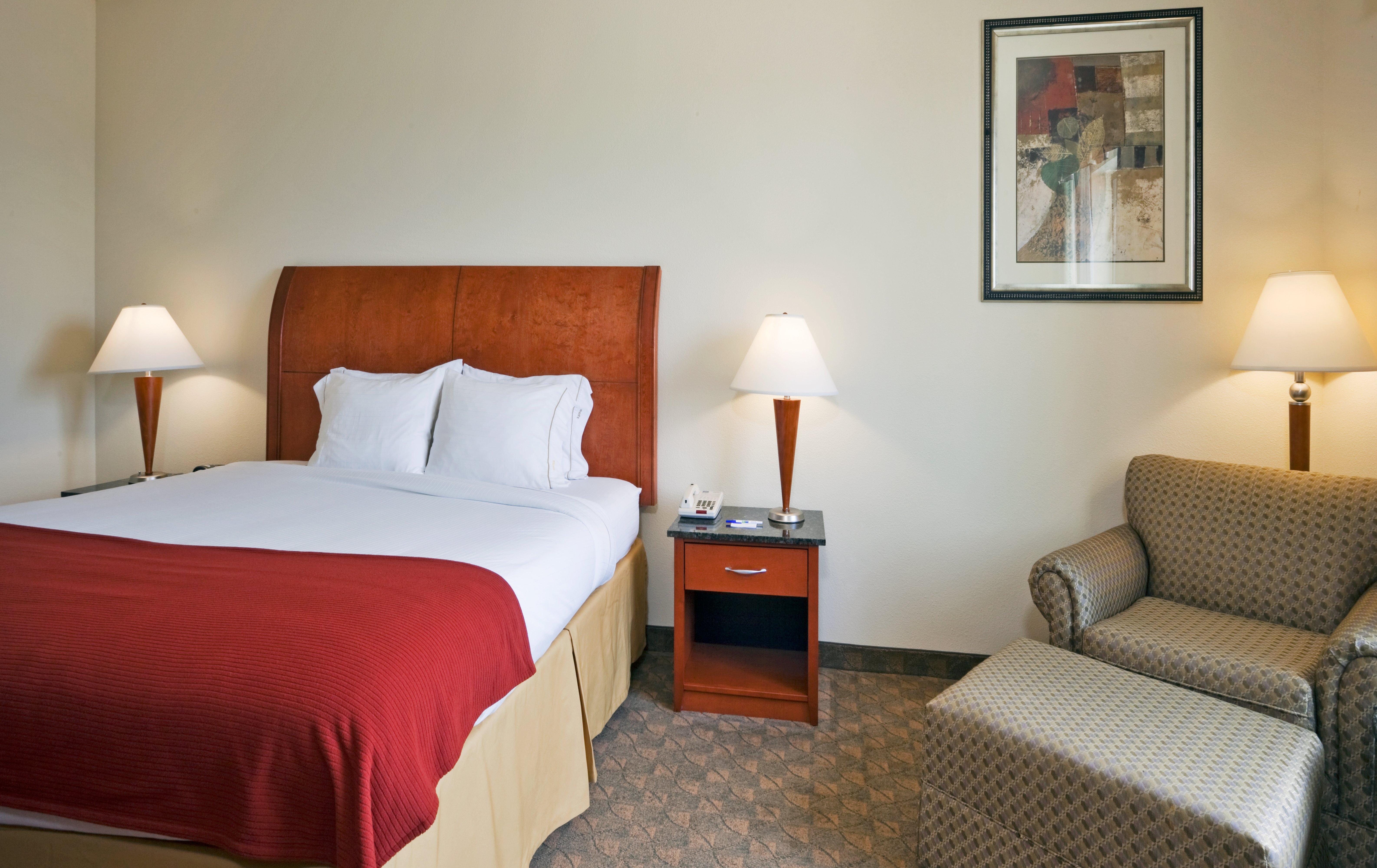 Holiday Inn Express Hotel And Suites Fairfield-North By Ihg Номер фото