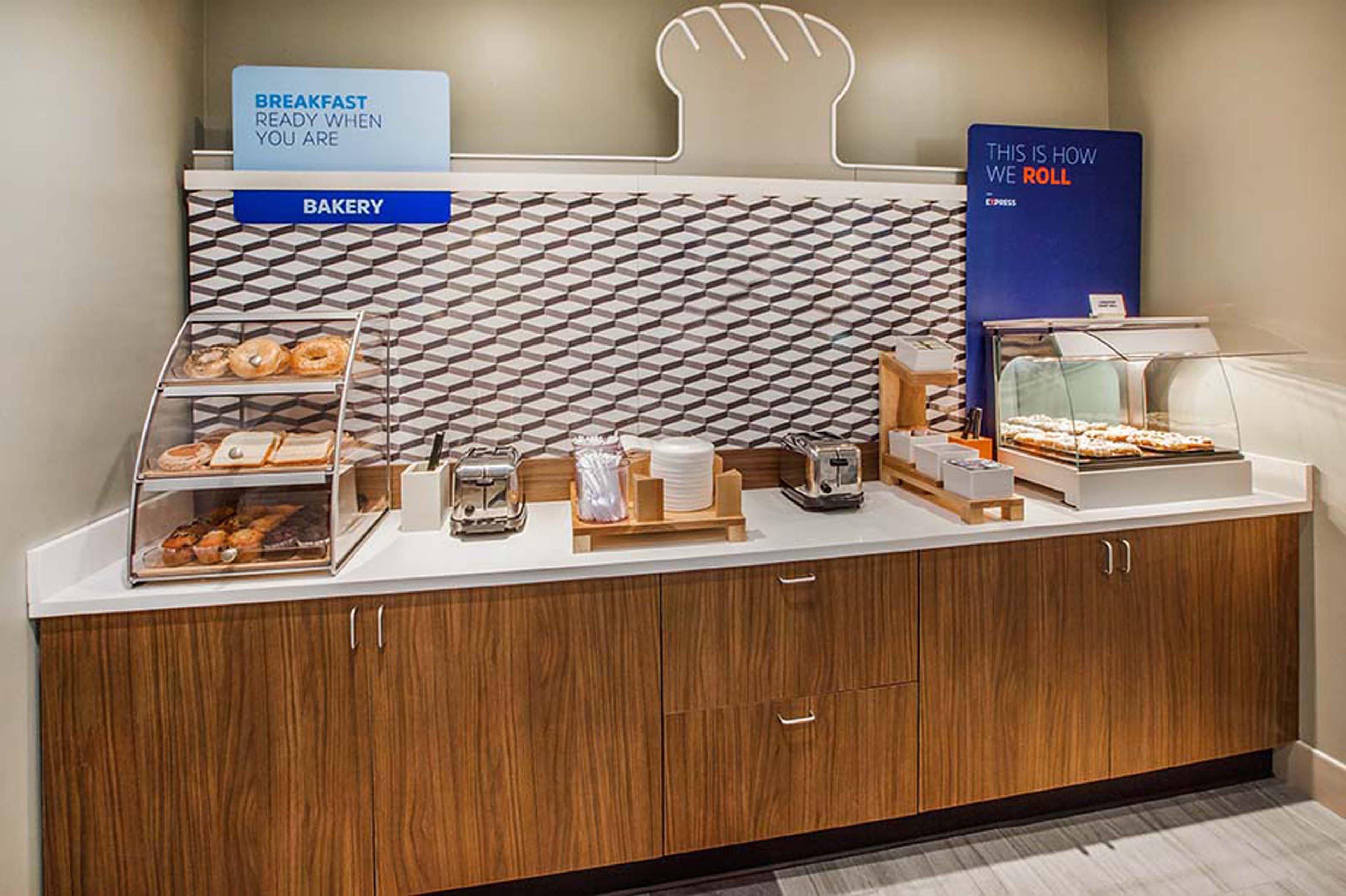 Holiday Inn Express Hotel And Suites Fairfield-North By Ihg Экстерьер фото