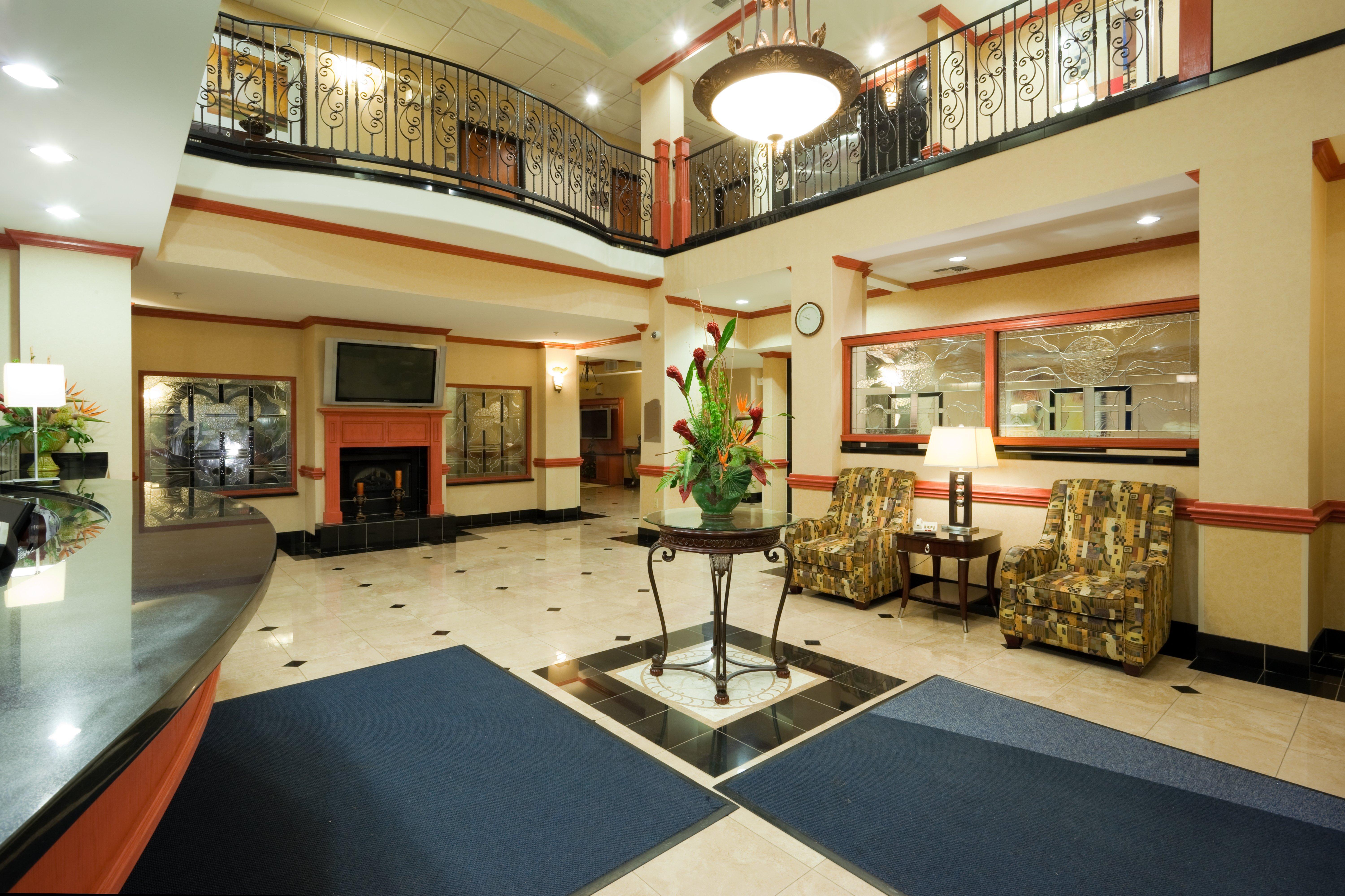 Holiday Inn Express Hotel And Suites Fairfield-North By Ihg Экстерьер фото