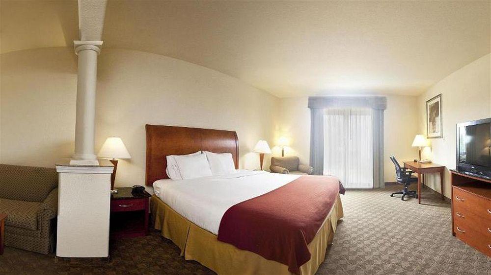 Holiday Inn Express Hotel And Suites Fairfield-North By Ihg Экстерьер фото